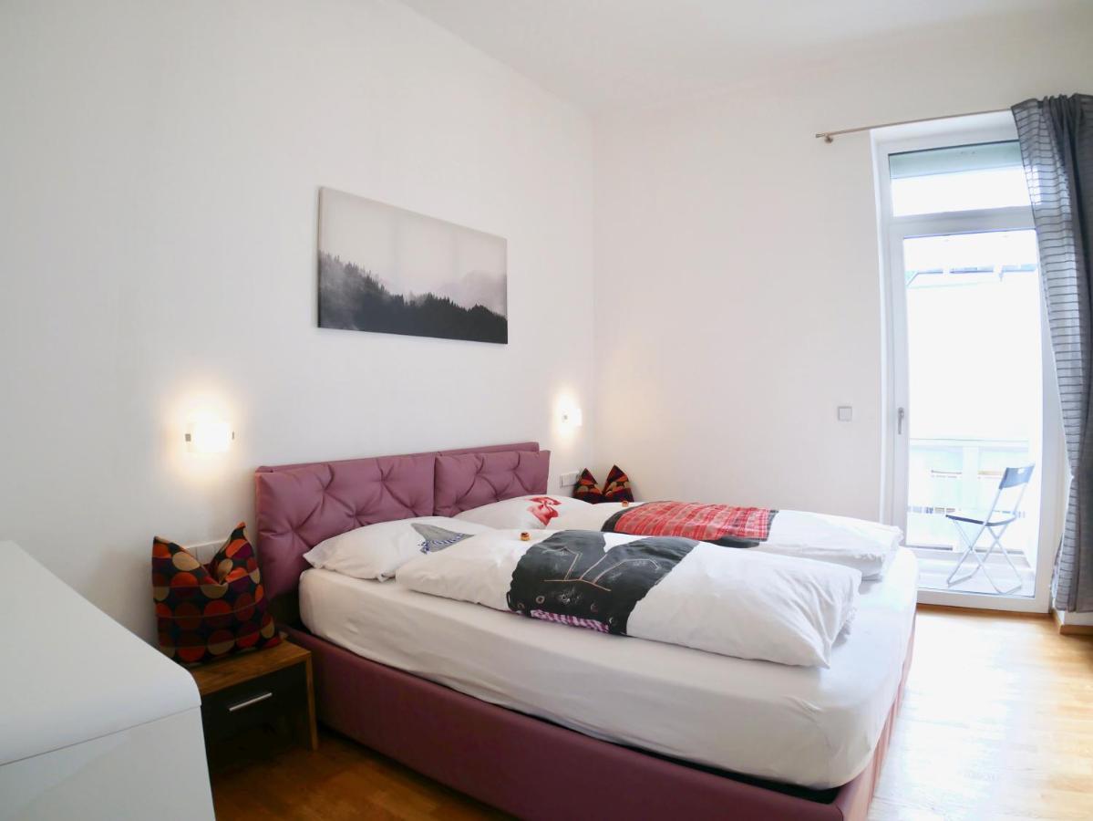 Suite Mutters Innsbruck Esterno foto