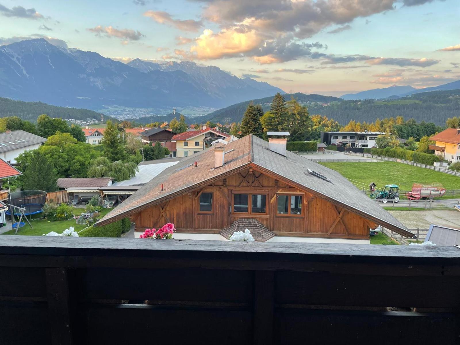 Suite Mutters Innsbruck Esterno foto