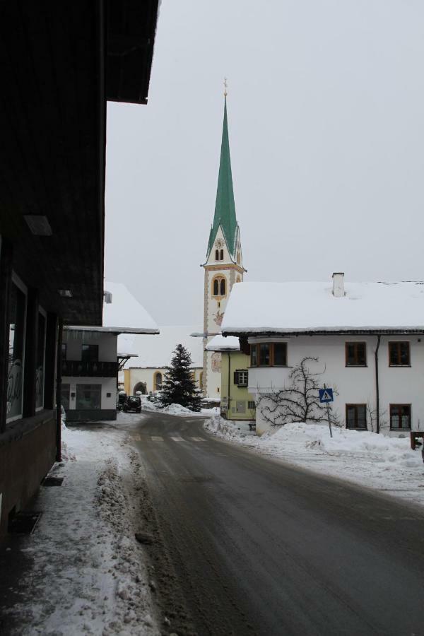Suite Mutters Innsbruck Esterno foto